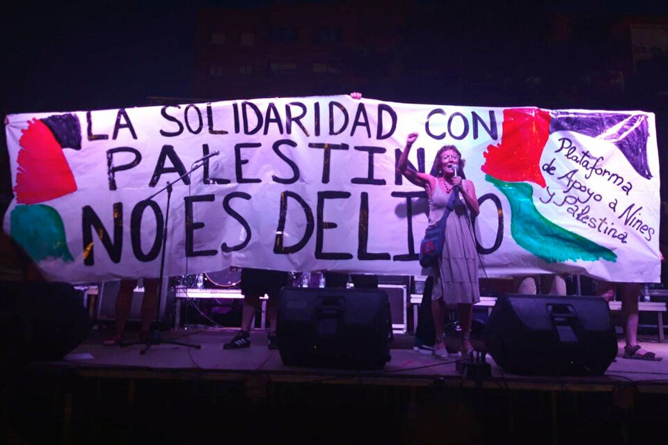 Nines Maestro durante un acto solidario. FOTO: Plataforma de apoyo a Nines y Palestina
