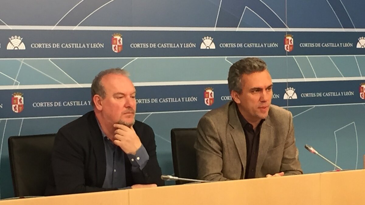 José Francisco Martín y Javier Izquierdo, en una rueda de prensa.