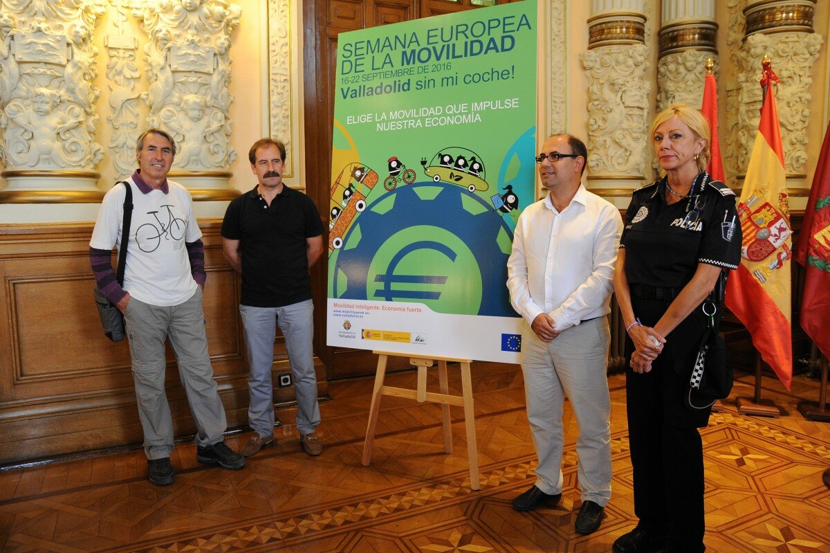 El concejal de Seguridad, Luis Vélez, presentó la Semana de la Movilidad.