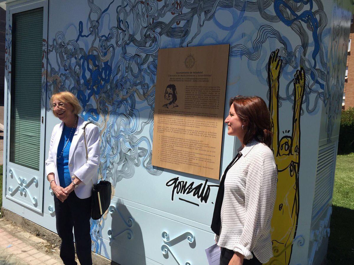 María Luisa Sánchez y la concejala MAría Sánchez, junto a la placa. María Luisa Sánchez y la concejala MAría Sánchez, junto a la placa.
