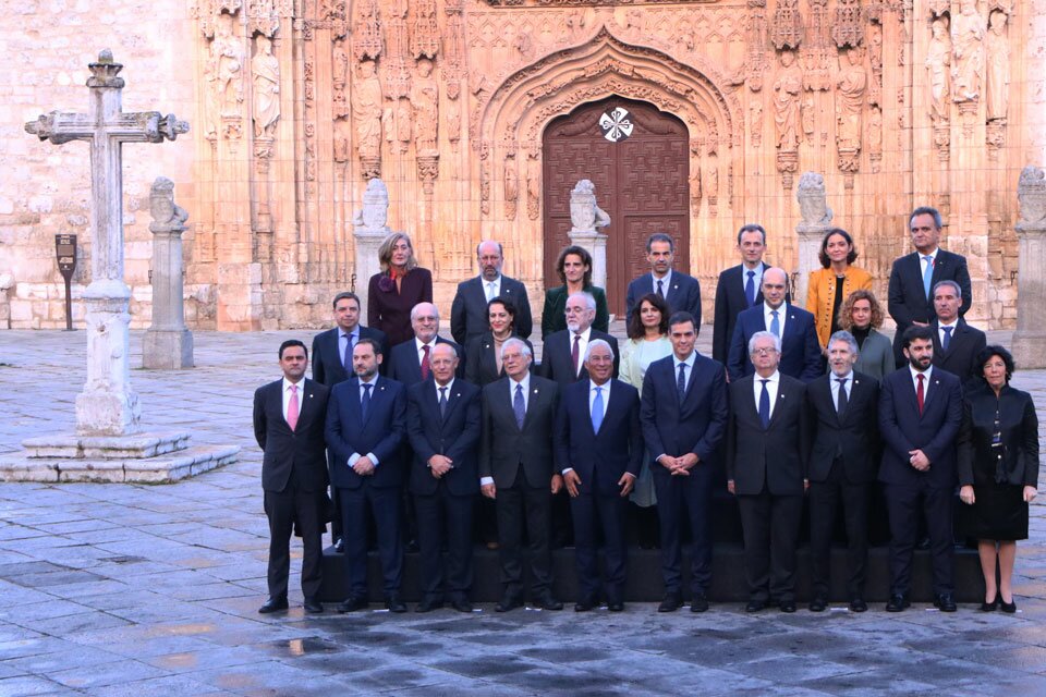 Foto de familia de los participantes en la cumbre en la Plaza de San Pablo. Foto: Gaspar Francés Foto de familia de los participantes en la cumbre en la Plaza de San Pablo. Foto: Gaspar Francés